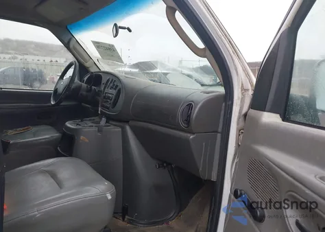 2005 Ford E-250 Commercial/Recreational z USA, uszkodzony, nr VIN 1FTNE24L55HA43393